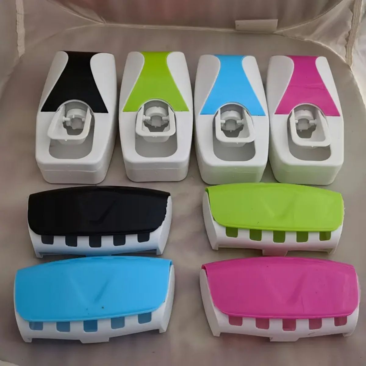 1 set di dispenser automatico  - Toothbrush Holder Set recensione e prezzo